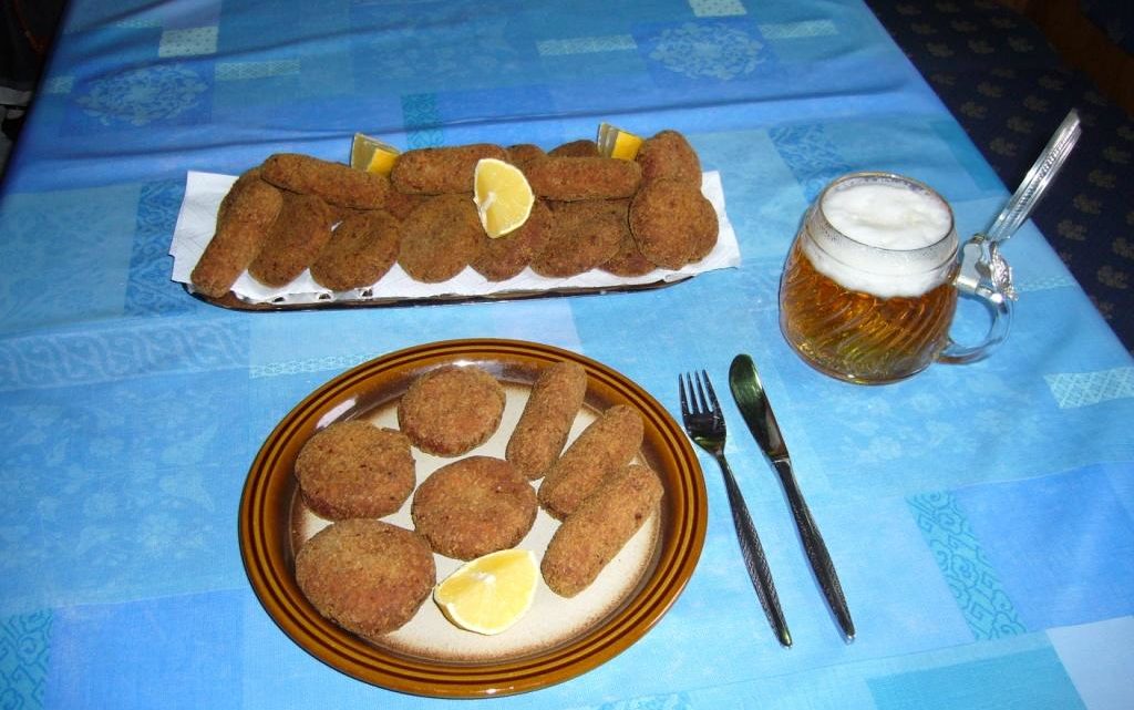 Fischpflanzerl aus Weissfischen und Karpfen